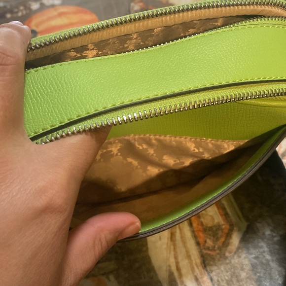 Karl Lagerfeld Sling bag! - Picture 4 of 4